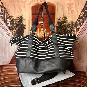 Steve Madden Girl Weekender Bag with removable shoulder strap, fully lined 🖤